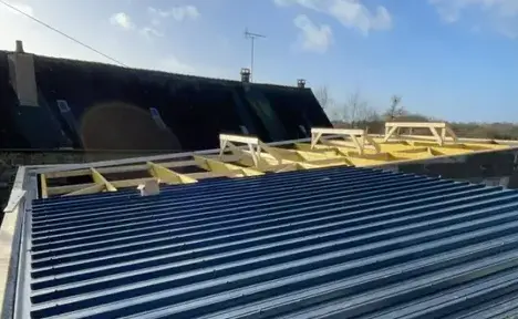 pose de velux Saint-Georges-de-Reintembault-5